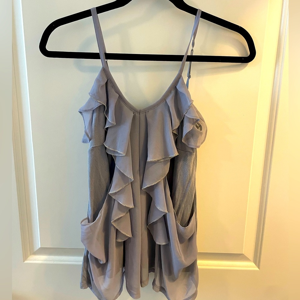 Express Women’s XS strapless top. Gray.